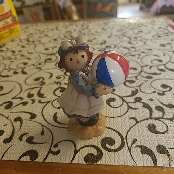 Raggedy Anne Figurine - Picture 1 of 4